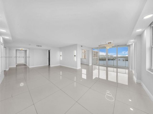 301 174th St 2004, Sunny Isles Beach, FL 33160