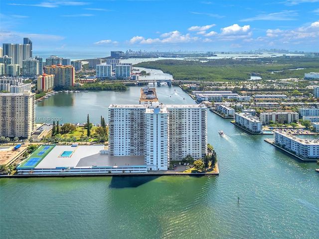 301 174th St 2004, Sunny Isles Beach, FL 33160