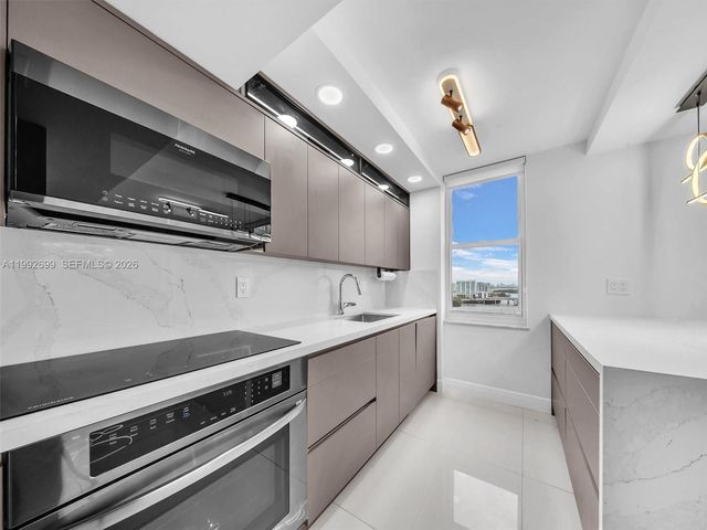 301 174th St 2004, Sunny Isles Beach, FL 33160