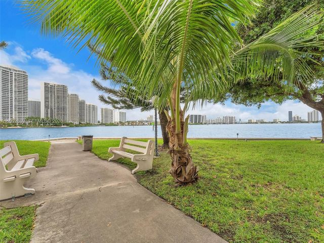 301 174th St 2004, Sunny Isles Beach, FL 33160