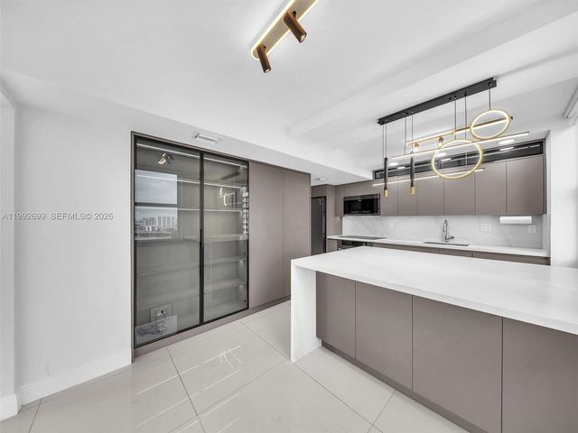 301 174th St 2004, Sunny Isles Beach, FL 33160