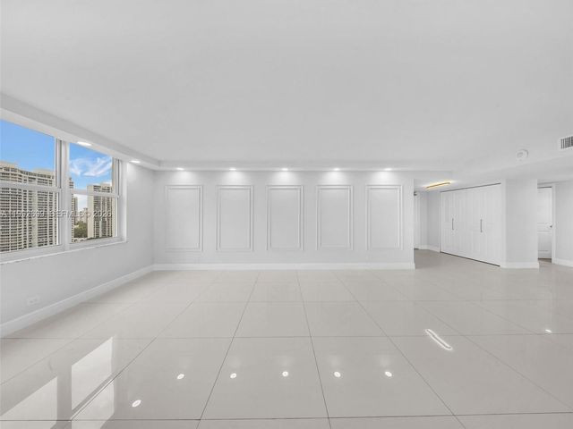 301 174th St 2004, Sunny Isles Beach, FL 33160