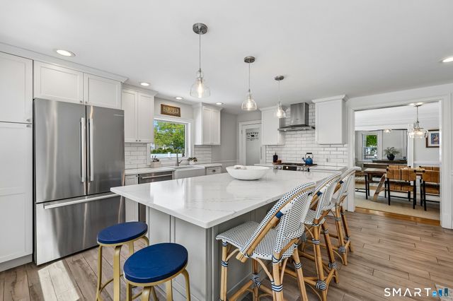 7 Ennis Lane, Fairfield, CT 06824