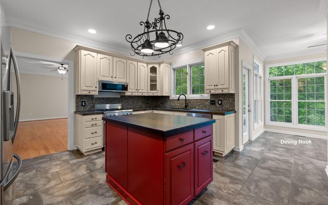 4832 Rolling Meadows Lane, Signal Mountain, TN 37377