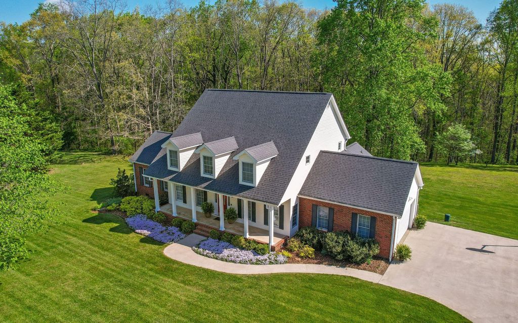 4832 Rolling Meadows Lane, Signal Mountain, TN 37377