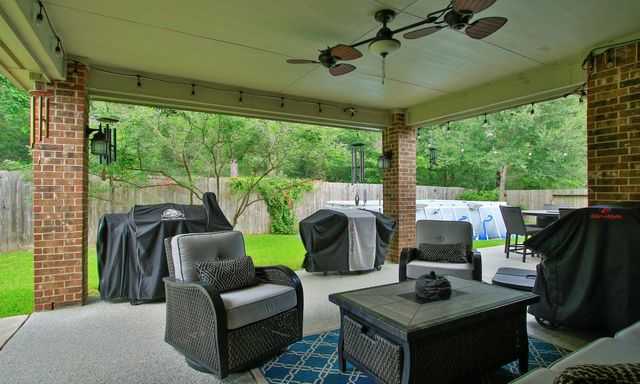 2658 Granite River Lane, Conroe, TX 77385