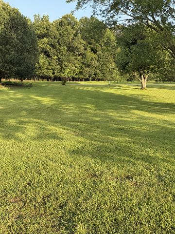 669 Houston Fielder Rd, Clarksville, TN 37043