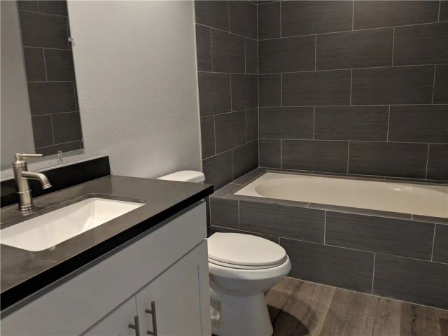 2243 Martin 205, Irvine, CA 92612