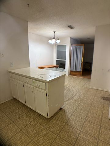 1005 Godfrey St, Midland, TX 79703