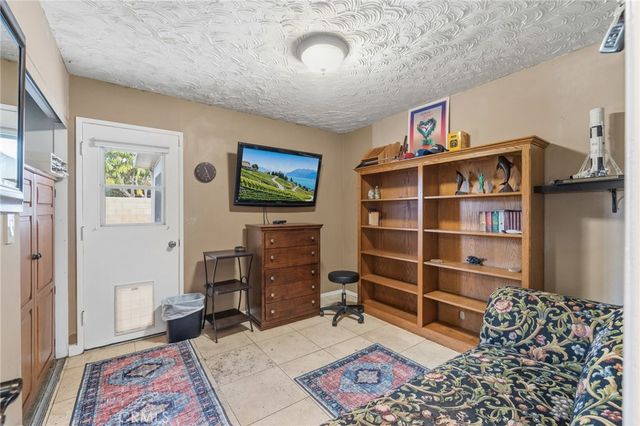 6021 Ivory Circle, Huntington Beach, CA 92647