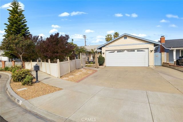 6021 Ivory Circle, Huntington Beach, CA 92647