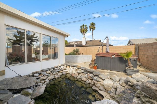 6021 Ivory Circle, Huntington Beach, CA 92647