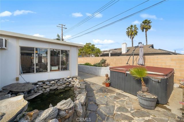 6021 Ivory Circle, Huntington Beach, CA 92647