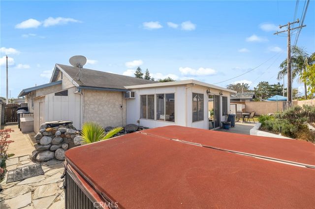 6021 Ivory Circle, Huntington Beach, CA 92647