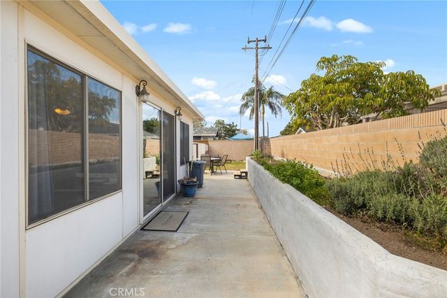6021 Ivory Circle, Huntington Beach, CA 92647
