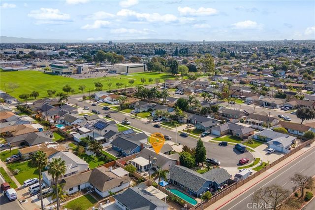 6021 Ivory Circle, Huntington Beach, CA 92647