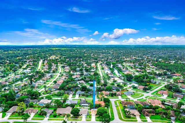 574 Juniper Place, Wellington, FL 33414