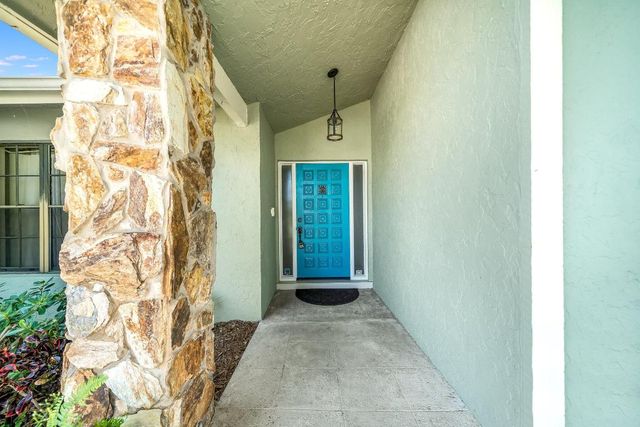 574 Juniper Place, Wellington, FL 33414