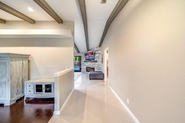 574 Juniper Place, Wellington, FL 33414