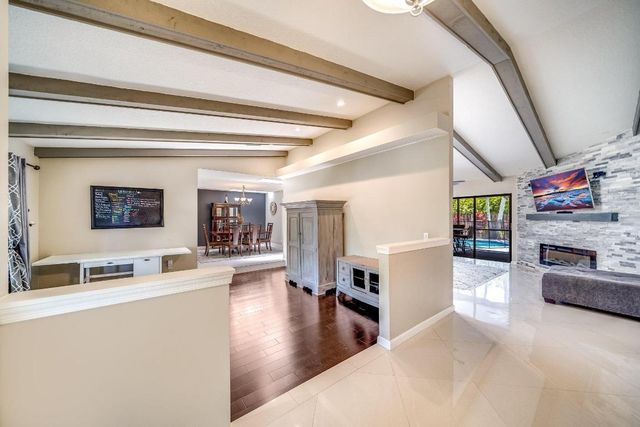 574 Juniper Place, Wellington, FL 33414