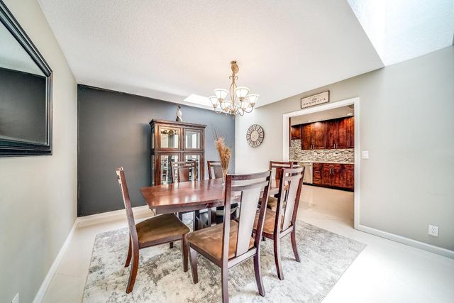 574 Juniper Place, Wellington, FL 33414