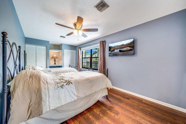 574 Juniper Place, Wellington, FL 33414