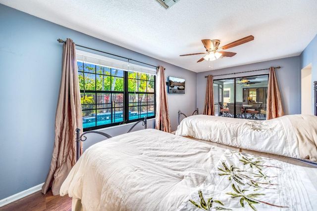 574 Juniper Place, Wellington, FL 33414