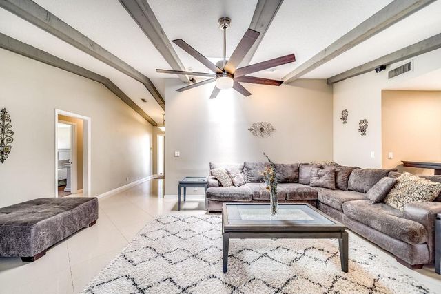 574 Juniper Place, Wellington, FL 33414