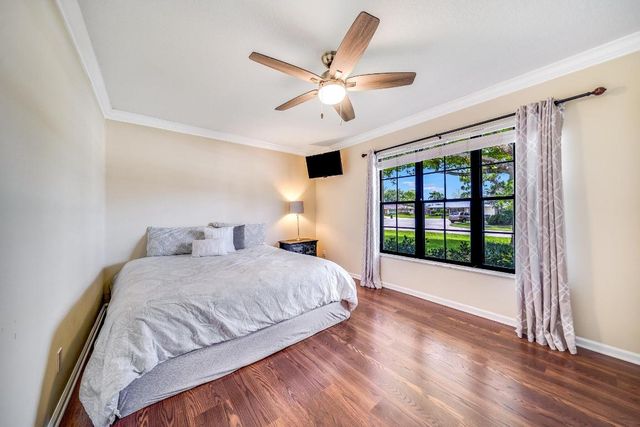 574 Juniper Place, Wellington, FL 33414