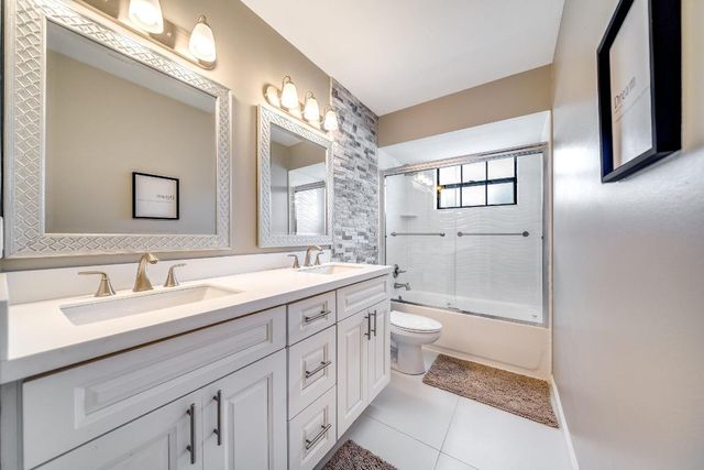 574 Juniper Place, Wellington, FL 33414