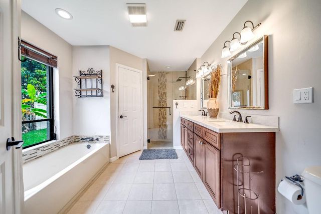 574 Juniper Place, Wellington, FL 33414