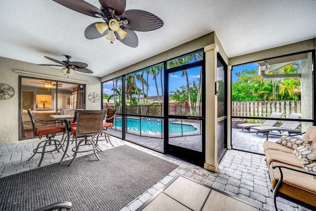 574 Juniper Place, Wellington, FL 33414