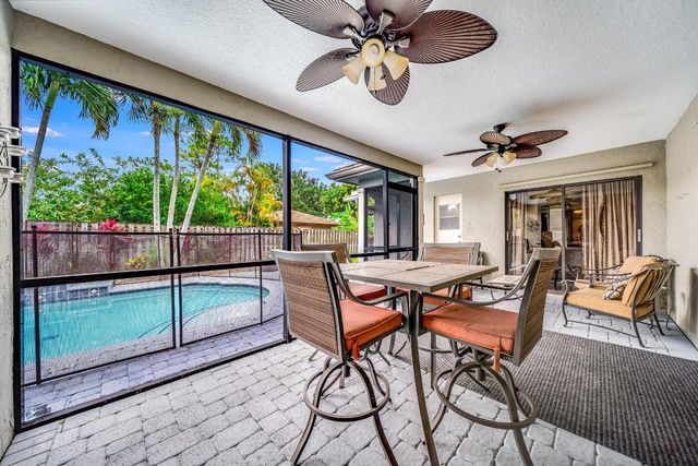 574 Juniper Place, Wellington, FL 33414