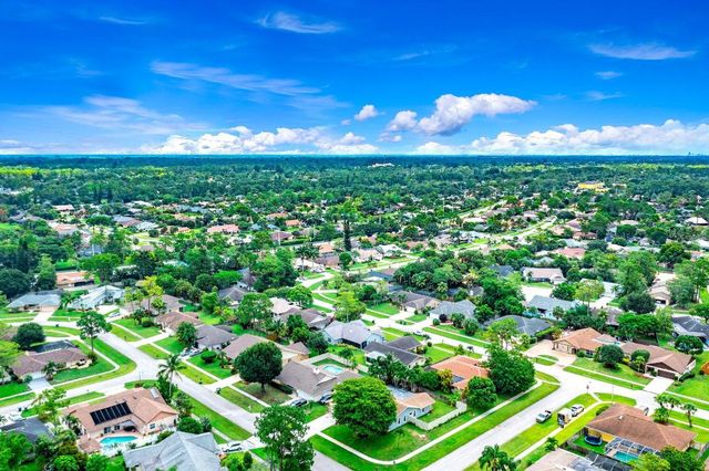 574 Juniper Place, Wellington, FL 33414