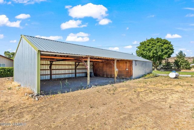 5251 US Hwy 12 Ave, Naches, WA 98937