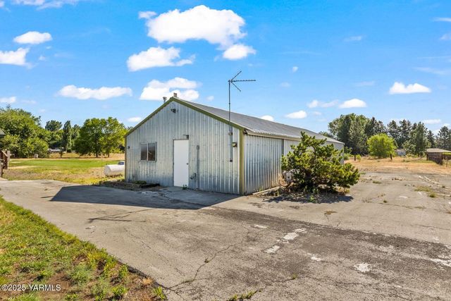5251 US Hwy 12 Ave, Naches, WA 98937