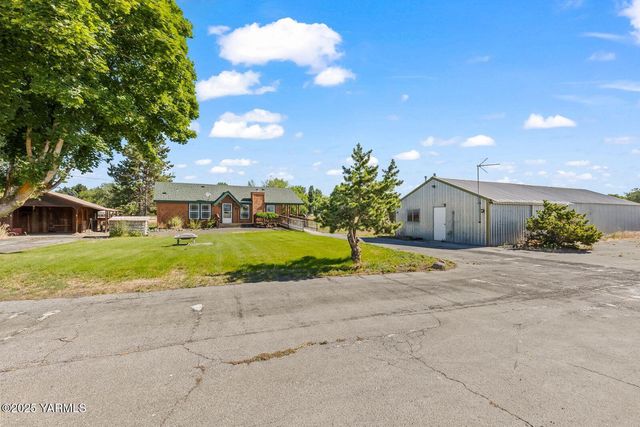 5251 US Hwy 12 Ave, Naches, WA 98937
