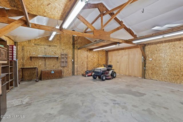 5251 US Hwy 12 Ave, Naches, WA 98937