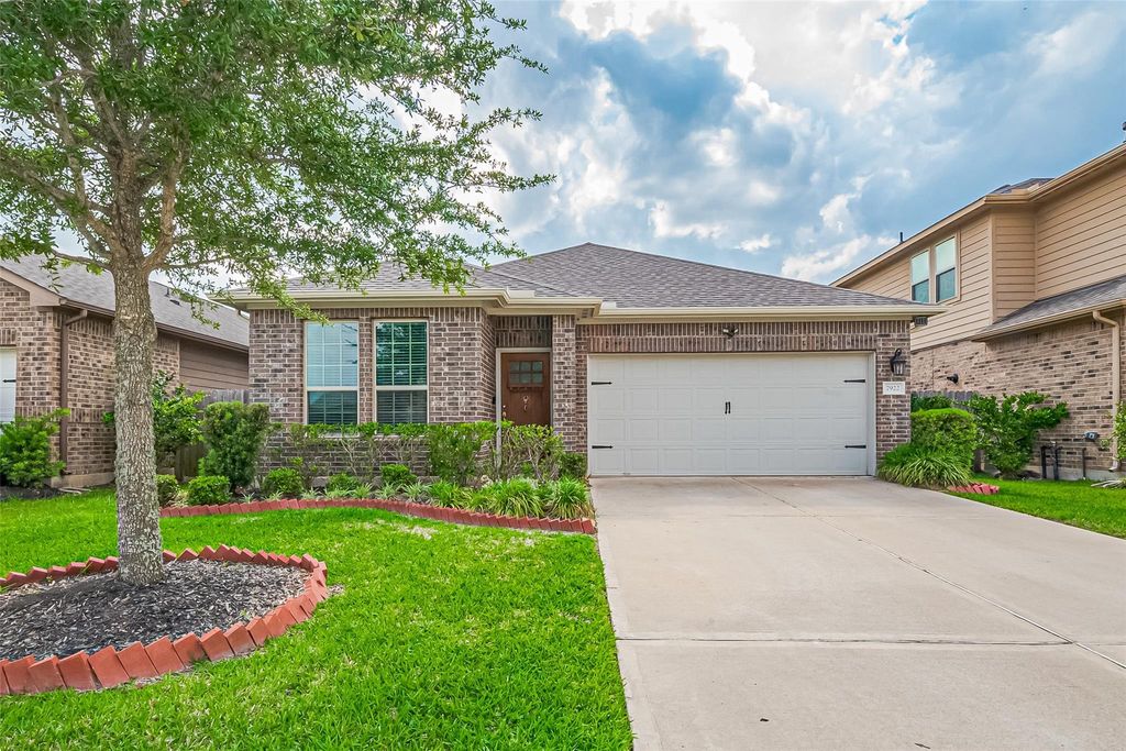7922 Euphonia Glade Lane, Richmond, TX 77407