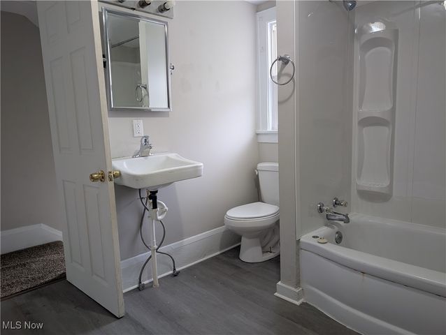 526 Wooster Road N, Barberton, OH 44203