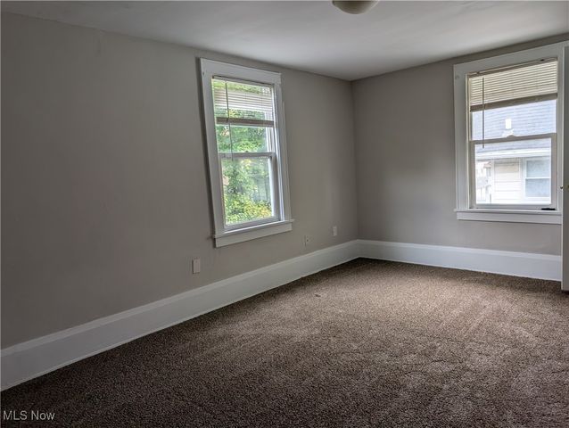 526 Wooster Road N, Barberton, OH 44203