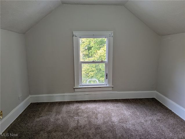 526 Wooster Road N, Barberton, OH 44203