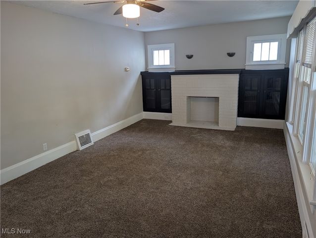 526 Wooster Road N, Barberton, OH 44203