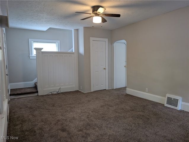 526 Wooster Road N, Barberton, OH 44203