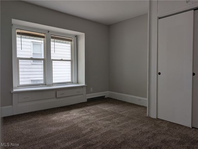 526 Wooster Road N, Barberton, OH 44203