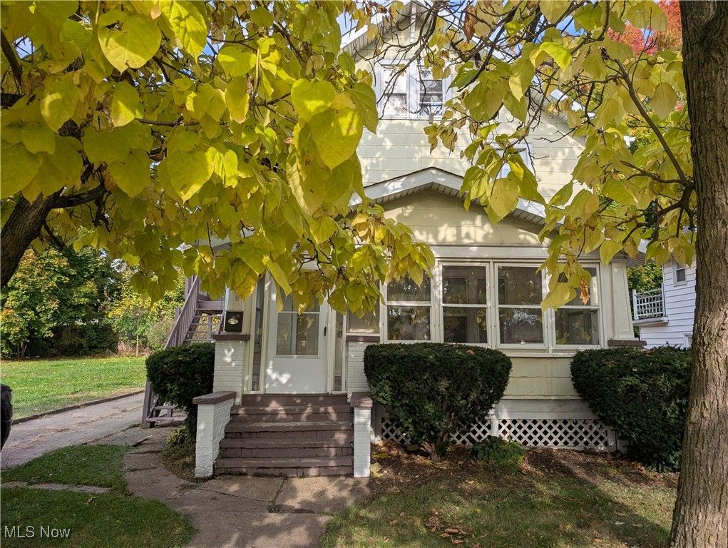 526 Wooster Road N, Barberton, OH 44203