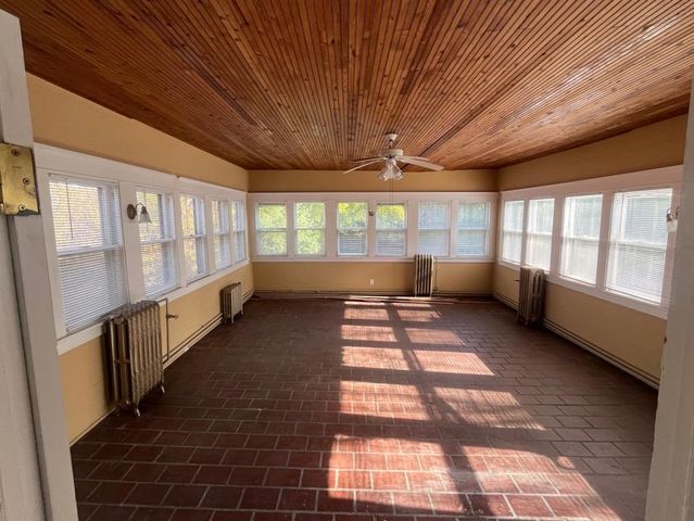 402 Eichenwald Street, Saint Paul, MN 55106