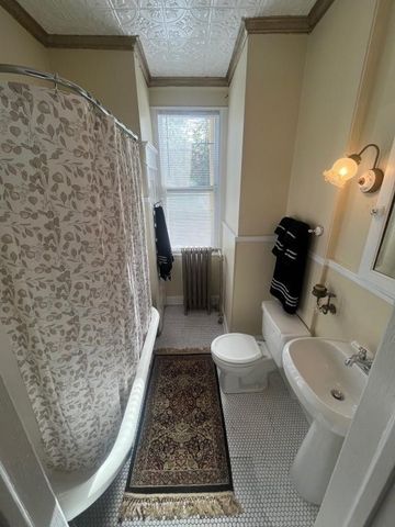 402 Eichenwald Street, Saint Paul, MN 55106