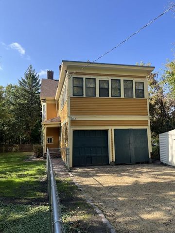 402 Eichenwald Street, Saint Paul, MN 55106