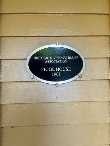 402 Eichenwald Street, Saint Paul, MN 55106